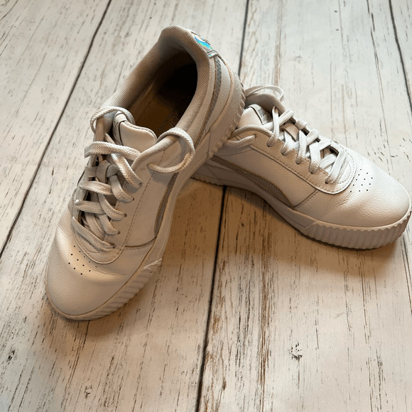 Puma  Carina white casual low top lace up sneakers Women’s Size 7 - Picture 5 of 10